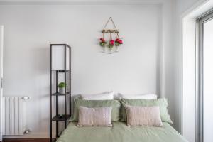 Castelo Point - 2BR Luxe Apartment in the Heart of Guimarães