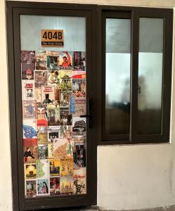 The Train Home Hanoi - Railway View OldQuarter Studio