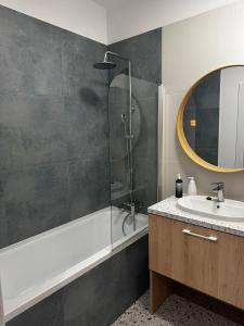 Apartament Piotrkowska z Garazem Blisko Centrum Nowoczesny