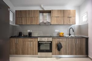 O&O Group -Spacious 1BR w Balcony Pangrati