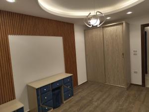 Modern 3-Bedroom Apartment Near Airport, New Cairo & Pyramids