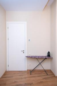 Cozy Georgian-style 1BR in Axis Towers