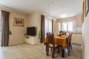 Flores Luxury Suites-Rogoznica