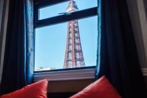 Entire Sonora Park Hotel Sleeps 37 Central Pier