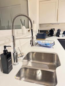 2 Bedroom Central Reading - RG1 Highgrove Mews