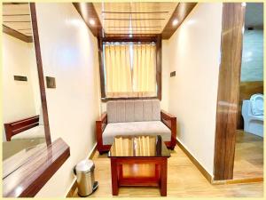 Sea View From Rooftop The AOP Luxuaray Hotel - Jagannath Temple - Sea Beach - Lift-Parking And Restaurant Facilities - Fully Air Conditioning Luxuary Rooms - Best Hotel In Puri