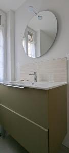 La porte Bleue - appartement juste rénové - très propre - grand confort - lumineux - calme - centre historique