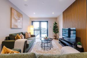 Luxury 2 bed apartment- Leeds City Centre- Large Private Terrace & Free Parking