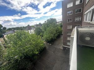 Luxury 3 Bedrooms Kensington HS