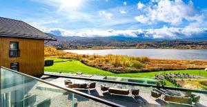 Woda i góry - studio z widokiem na góry i zalew