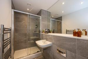 Royal Ebony by Smithstone properties