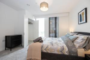 Royal Ebony by Smithstone properties