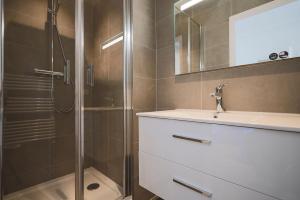 Palais Avenue des Champs-Elysées