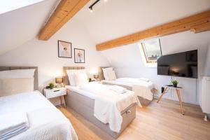 Malu Rooms - im Zentrum, Balkon, 24h Checkin, Waschmaschine, SmartTv, am Schloss, Saniert und modern
