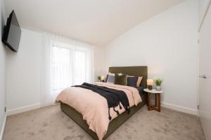 Copperstone Corner, Richmond