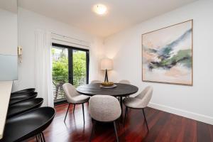 Copperstone Corner, Richmond