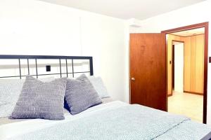 Walking Distance to Keelesdale Subway Spacious 2BR Garden Basement Suite