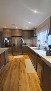 Casa aconchegante 5 minutos da praia a pé Cozy house 5 minutes from the beach on foot