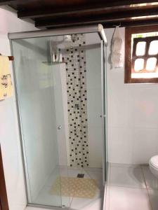 Casa com 05 quartos a 300 metros da praia