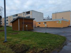 Peaceful and spacious apartment with free parking