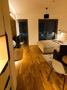 Metropolis apartment, parking, city center