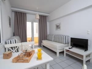 1BR Renovated Apartment By the Sea