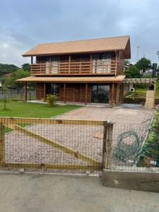 Rustic house 350 m from Gamboa beach