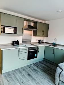 Modern 1 Bedroom Apt 1 near City Centre Parking