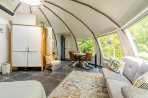 Unique private guesthouse The Iglo