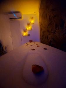 Love Room chic et intime idéale pour un séjour à deux avec jacuzzi et balcon