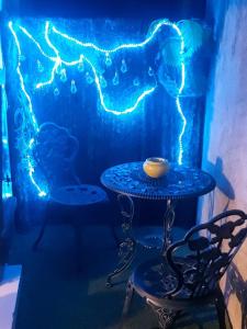 Love Room chic et intime idéale pour un séjour à deux avec jacuzzi et balcon