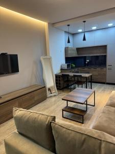 Ameri Plaza Lilu Home apartment