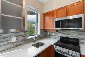 Alpenglow Lodge Two Bedroom Apartment by MVA
