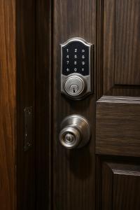 Vermont Private Suite- Hot Tub, Patio, Firepit, River & Ponds