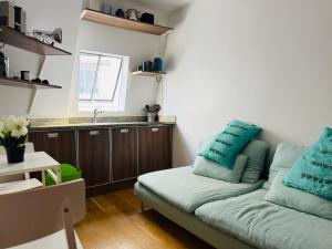 2 P - Ternes- lumineux - Vue sur les toits de Paris