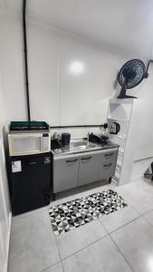 Ap Conteiner, térreo- studio moderno 7min da praia de carro!