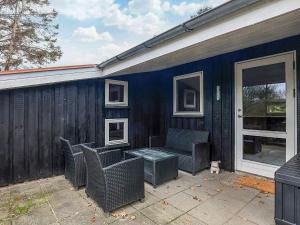 Coastal Cabin with a Hot Tub