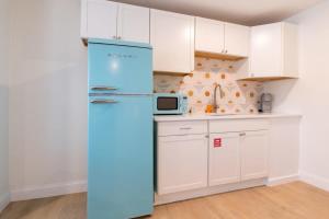 Welcome to The Juni-The Streets