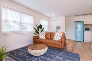 Welcome to The Juni-The Streets