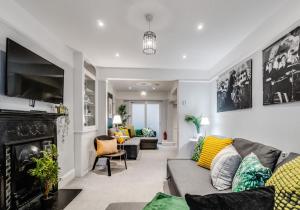 Central Pier Place - By My Getaways