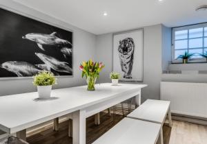 Central Pier Place - By My Getaways