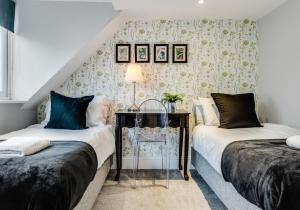 Central Pier Place - By My Getaways