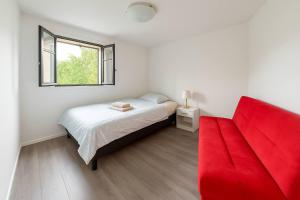 Easy check-in Luggage storage Washer dryer