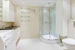 Easy check-in Luggage storage Washer dryer