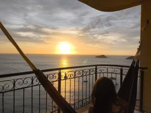 El Peñon-Rodadero-Sunset-Cheap Building