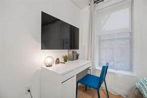 Spacious 4BR Stay in Lower Manhattan