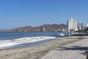 Apartamento en Rodadero - Playa Salguero - frente al mar