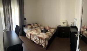 Nice 2-room apartment off the beach