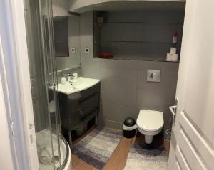 Nice 2-room apartment off the beach