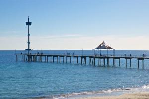 Brighton Escape - Seaside Living near Dining and Jetty